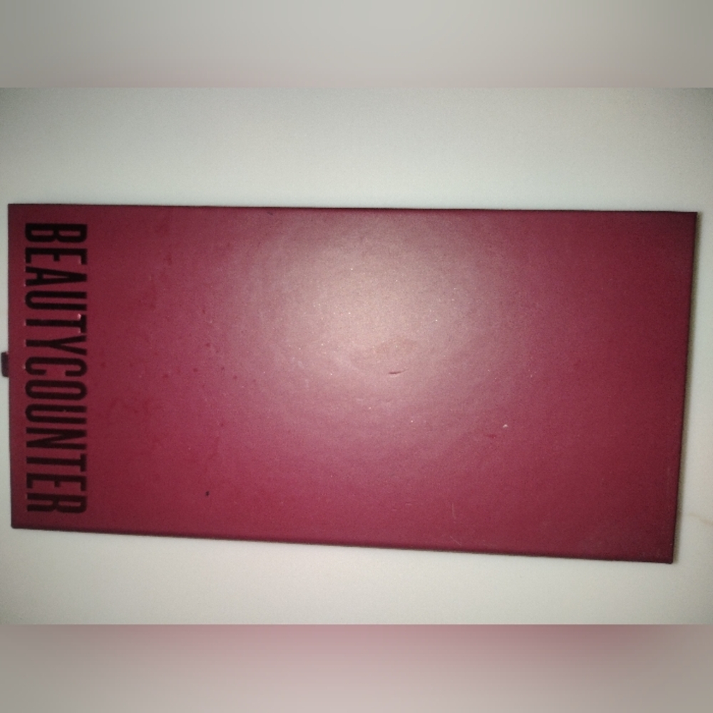 Beautycounter HOLIDAY Palette SOLD OUT! NEVER USED!